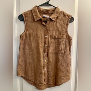 SO Women's Tan Button Down Sleeveless Shirt